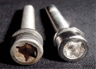 Fig. 1a - After 2560 hours of salt spray-Passivated (left), Electropolished (right).